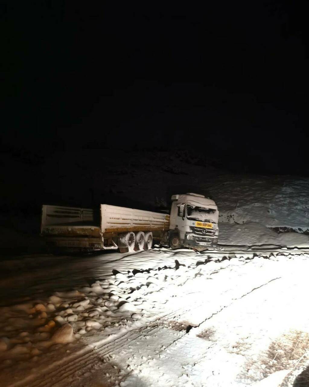 Eruh-Şırnak Yolu Kar Yağışı Nedeniyle Ulaşıma Kapandı