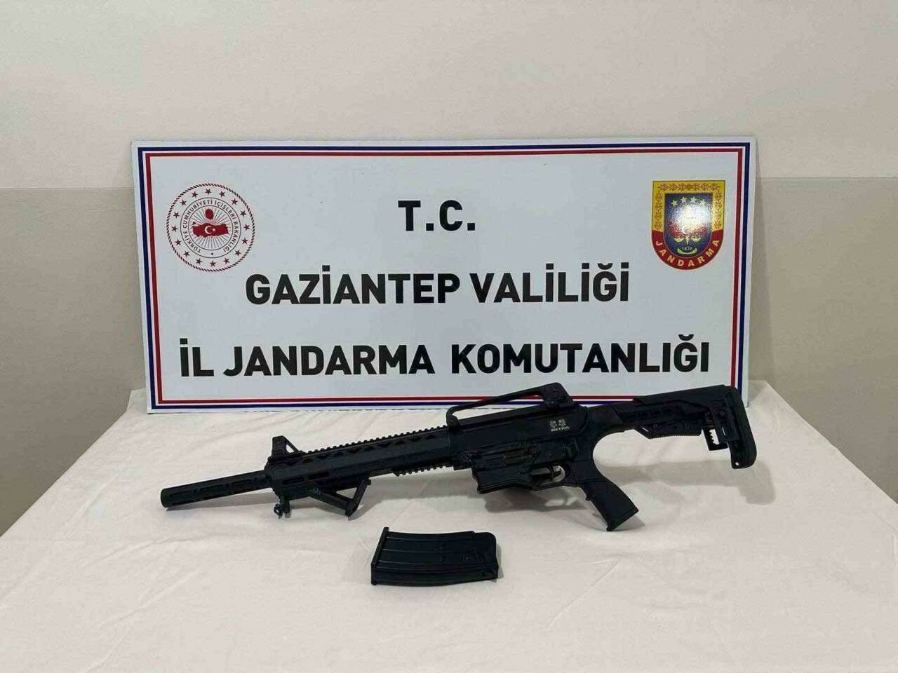 Jandarma ekipleri, havaya ateş açarak halkın huzurunu bozan silah magandalarına
