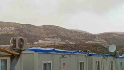 Adıyaman’ın Gölbaşı ilçesi, mevsimin ilk karıyla beyaz örtüsüne kavuştu. Kurugeçit