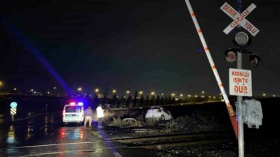 Diyarbakır’ın Sur ilçesi Bağıvar mevkisindeki hemzemin geçitte, Batman’dan Diyarbakır’a giden