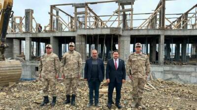 Adıyaman’ın Sincik ilçesi Kaymakamı Yunus Emre Bozkurtoğlu, İlçe Jandarma Komutanlığına