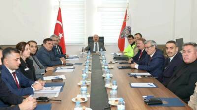 Adıyaman’da, kış mevsiminde alınması gereken trafik tedbirleriyle ilgili toplantı düzenlendi.