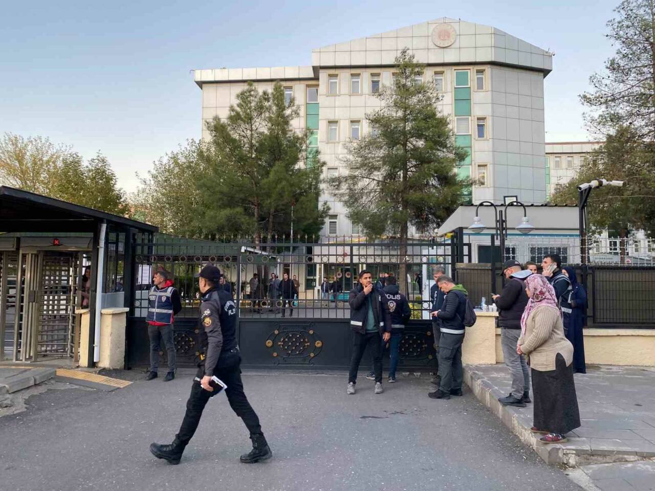 Diyarbakır’da 8 yaşındaki Narin Güran’ın öldürülmesine ilişkin davada tutuklu sanıklar,