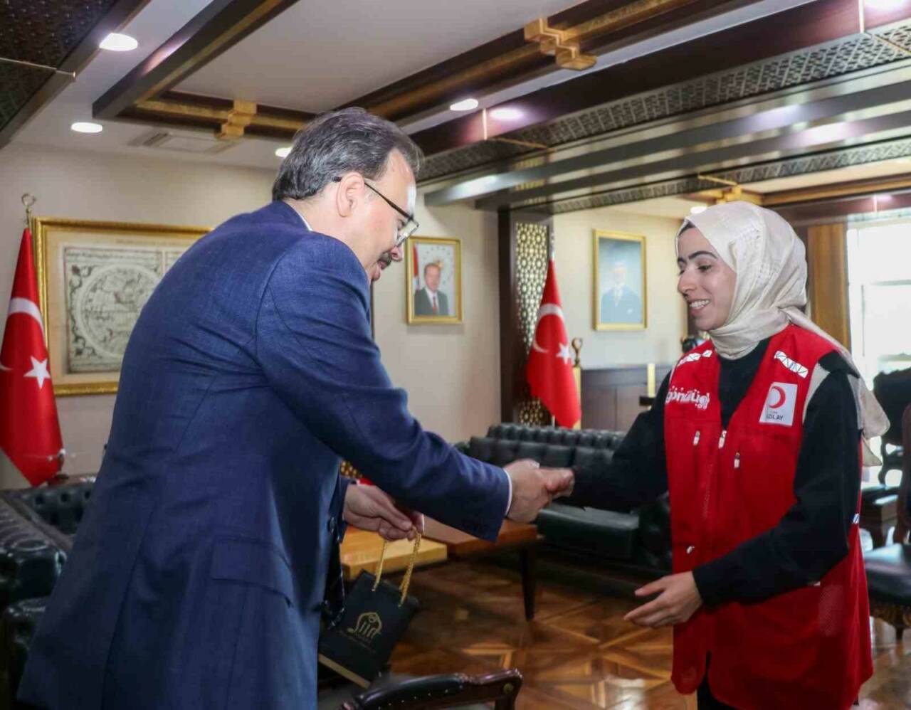 Siirt Valisi Dr. Kemal Kızılkaya, Kızılay Haftası dolayısıyla Türk Kızılay