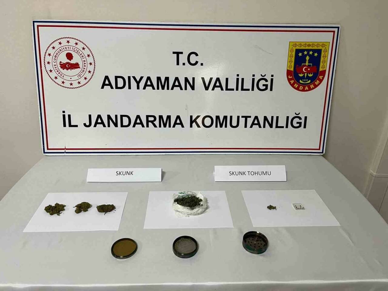 Adıyaman’da Şüpheli Araçtan Uyuşturucu Ele Geçirildi