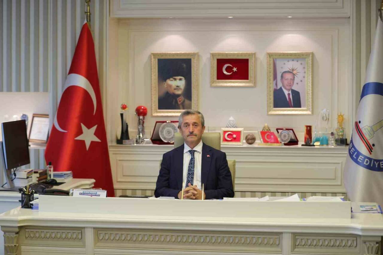 Şahinbey Belediye Başkanı Mehmet Tahmazoğlu, Türkiye Cumhuriyeti’nin kurucusu Gazi Mustafa