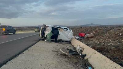Kilis-Gaziantep karayolunda kontrolden çıkan bir otomobilin takla atması sonucu meydana
