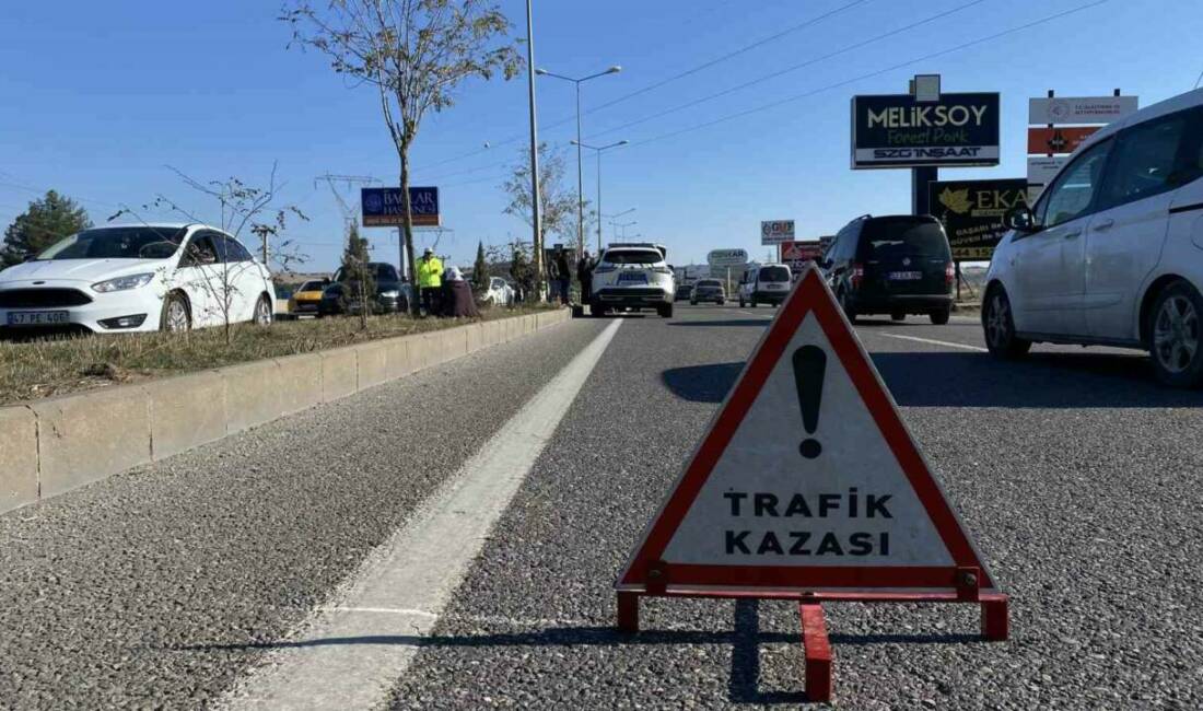 Diyarbakır’ın Yenişehir ilçesinde meydana gelen zincirleme trafik kazasında 5 kişi