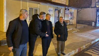 Besni Belediye Başkanı Reşit Alkan, gece saatlerinde Atatürk Caddesi’nde gerçekleştirilen