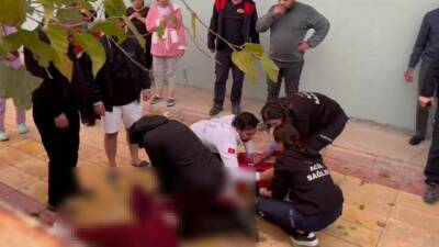 Adıyaman'da 7 katlı bir binanın terasından düşen 15 yaşındaki Azra