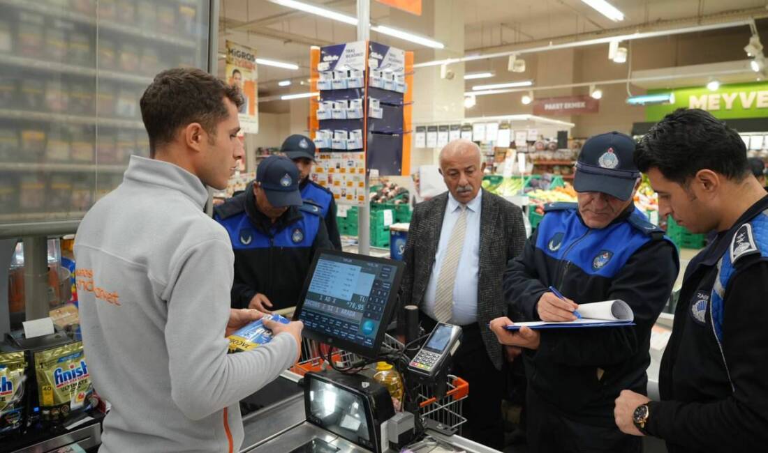 Adıyaman Belediyesi Zabıta Müdürlüğü ekipleri, kent merkezindeki marketlerde “Fahiş Fiyat”