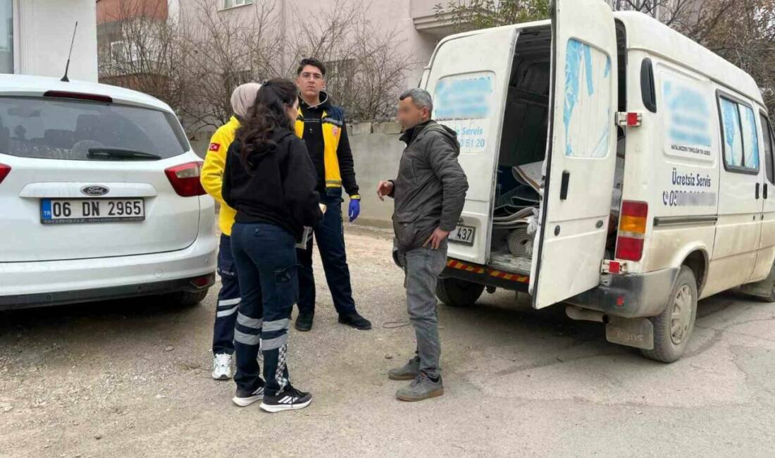 Adıyaman’ın Bahçelievler Mahallesi'nde asansörde mahsur kalan bir kişi, itfaiye ekipleri