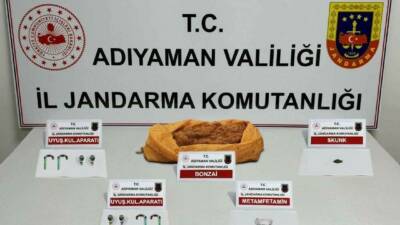 Adıyaman İl Jandarma Komutanlığı ekipleri, uyuşturucuyla mücadele kapsamında gerçekleştirdikleri denetimlerde