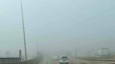 Adıyaman kent merkezi sabah saatlerinde yoğun sisin etkisi altına girdi.