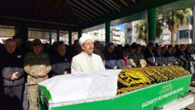 Ege Ordu Komutanı Orgeneral İrfan Özsert’in annesi Gülistan Özsert, Gaziantep’in