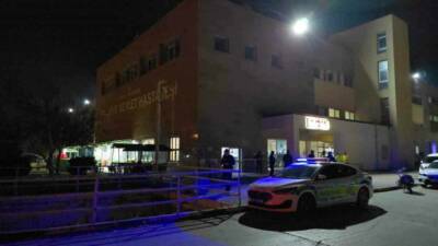 Gaziantep İslahiye Devlet Hastanesi'nde emekli polis memuru M.K., acil servis