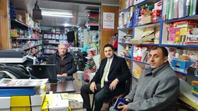 Adıyaman’ın Gölbaşı ilçesi Kaymakamı Tarık Buğra Seyhan, ilçe merkezindeki esnafı