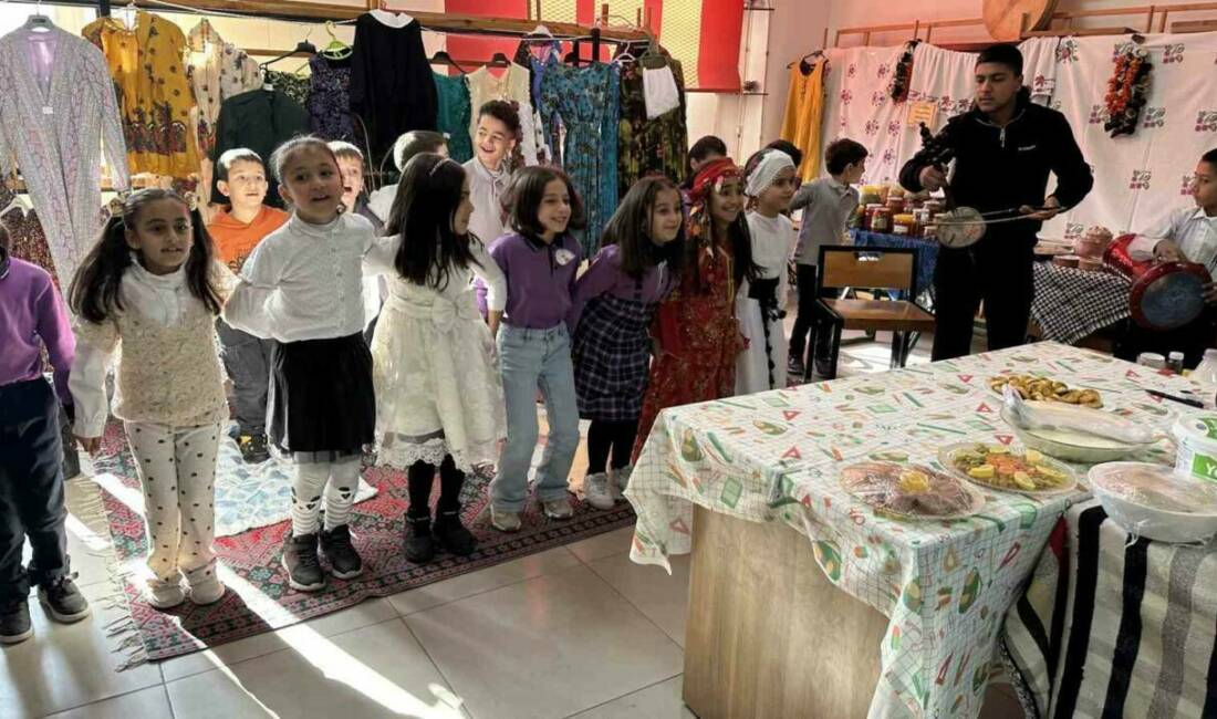 Mardin’in Midyat ilçesinde Yerli Malı Haftası nedeni ile etkinlik düzenlendi.