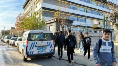 Adıyaman’da lise öğrencileri arasında çıkan kavga polisin erken müdahalesiyle son