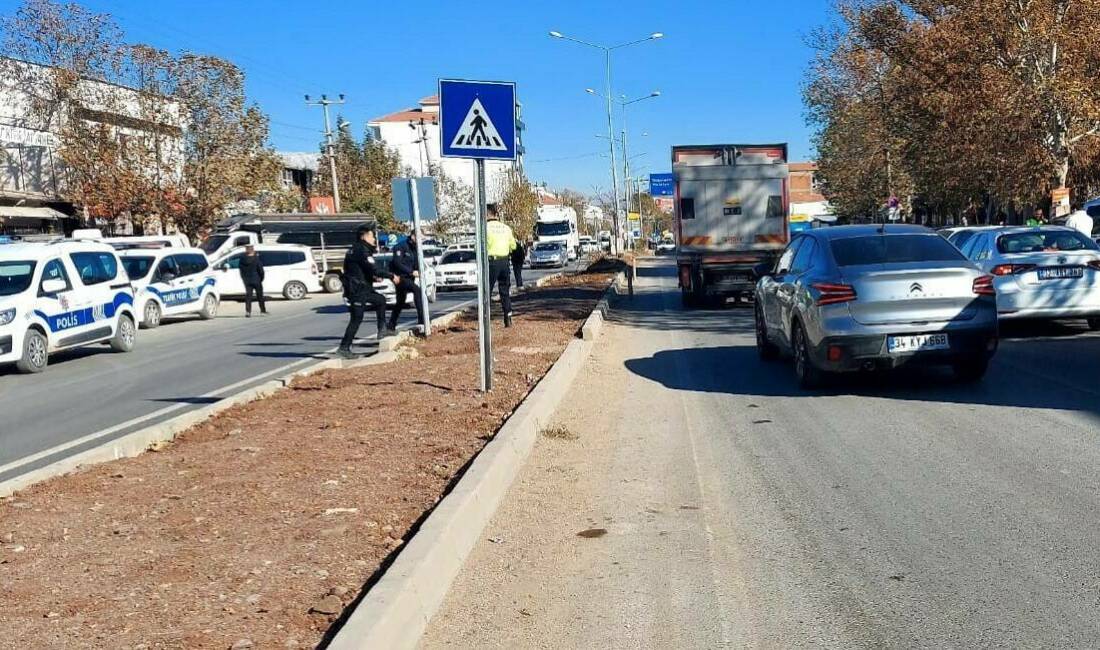 Adıyaman'ın Gölbaşı ilçesinde yolun