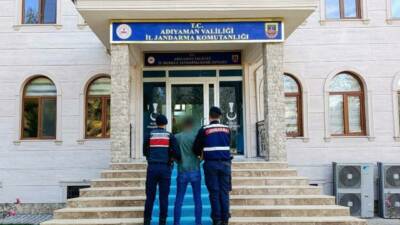 Adıyaman İl Jandarma Komutanlığı ekipleri, çeşitli suçlardan aranması bulunan ve