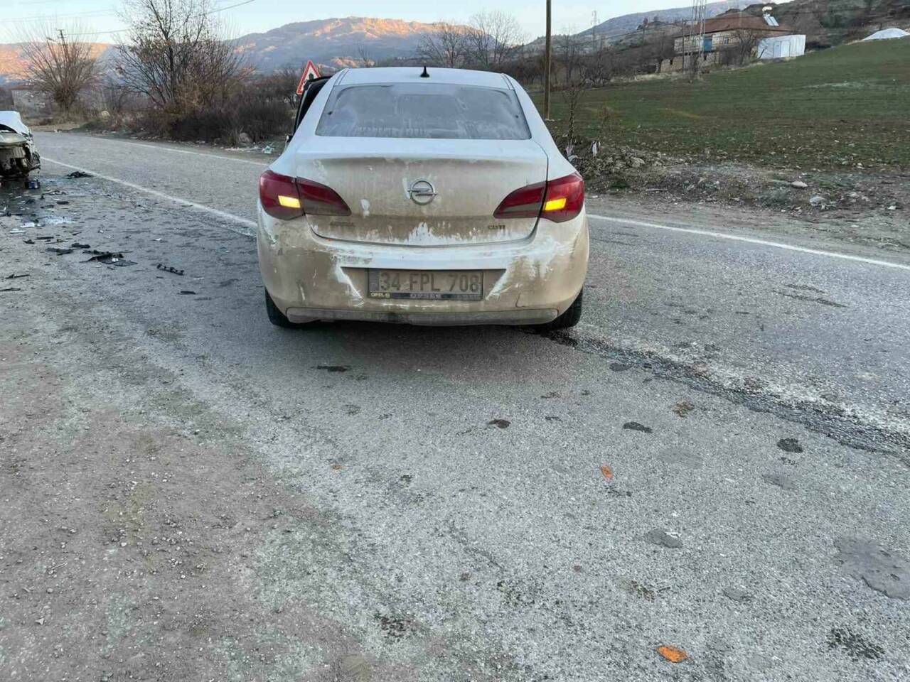 Adıyaman’ın Sincik ilçesinde iki otomobilin çarpışması sonucu 4 kişi yaralandı.