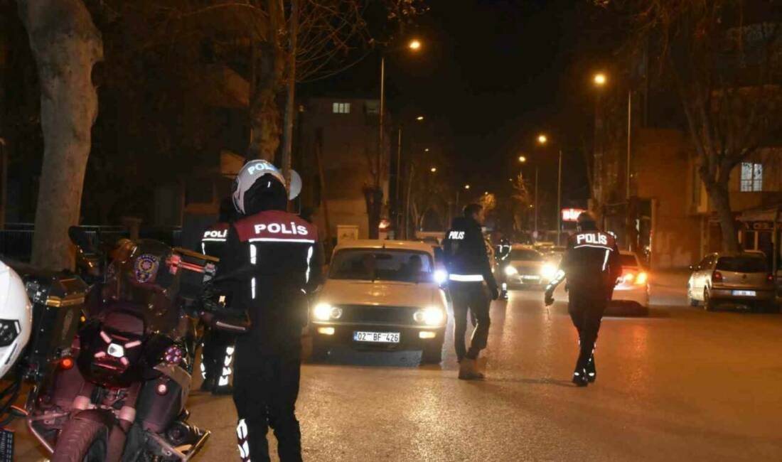 Adıyaman İl Emniyet Müdürlüğü’ne bağlı polis ekiplerince kentte şok asayiş