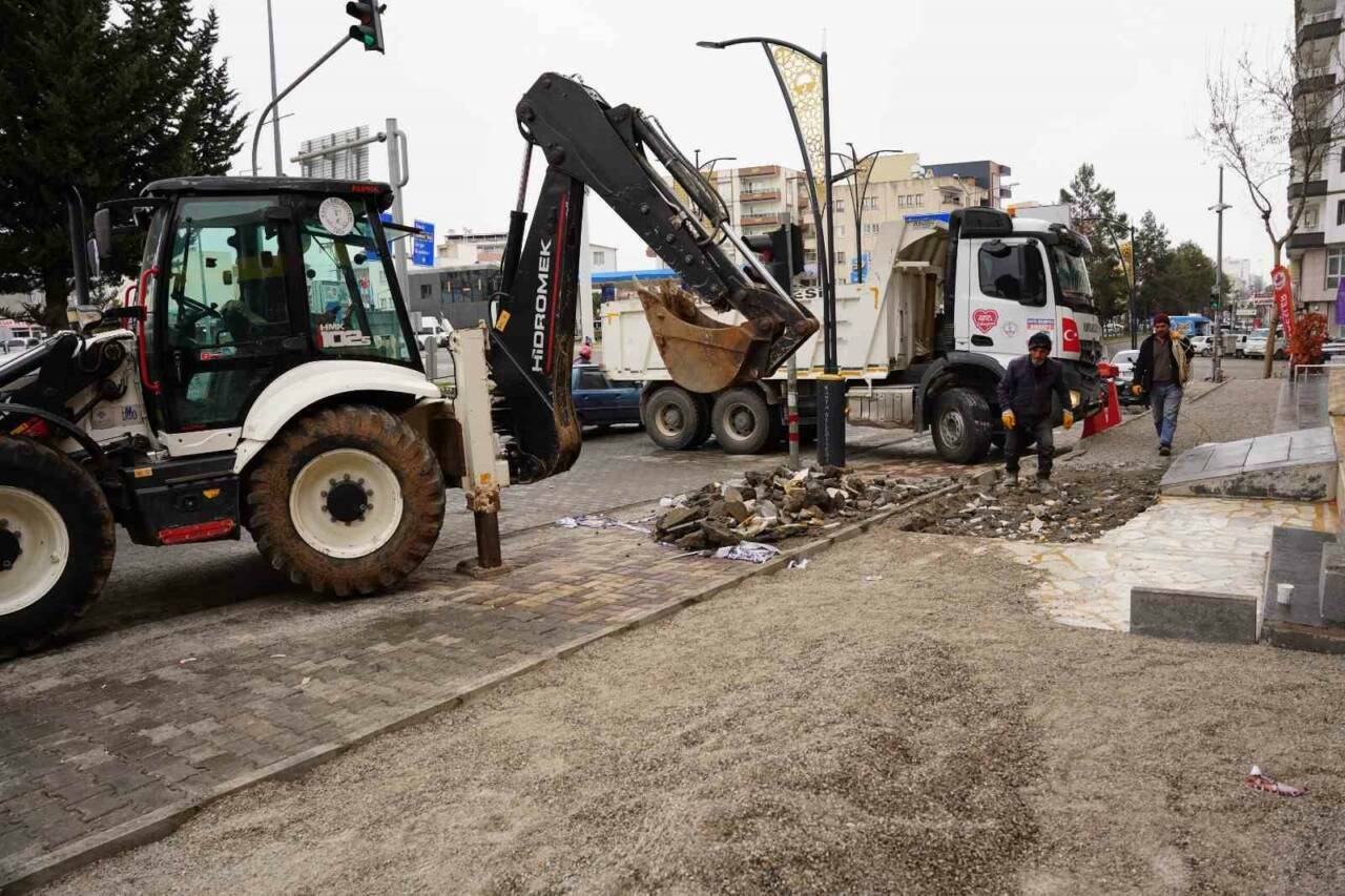 Adıyaman Kahta Belediyesi, ilçe genelinde yol bakım, onarım, genişletme ve