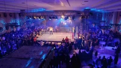 Batman’da bir düğün salonunun ringe çevrildiği kick boks organizasyonunda farklı