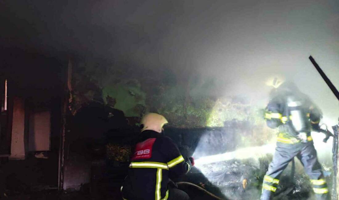 Adıyaman’ın Gölbaşı ilçesinde bir ikamette çıkan yangında maddi hasar meydana