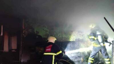 Adıyaman’ın Gölbaşı ilçesinde bir ikamette çıkan yangında maddi hasar meydana