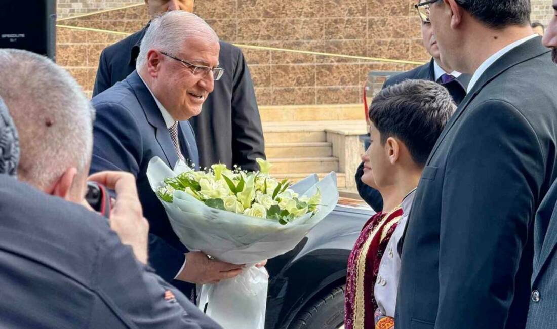 Milli Savunma Bakanı Yaşar Güler, Genelkurmay Başkanı Orgeneral Metin Gürak,