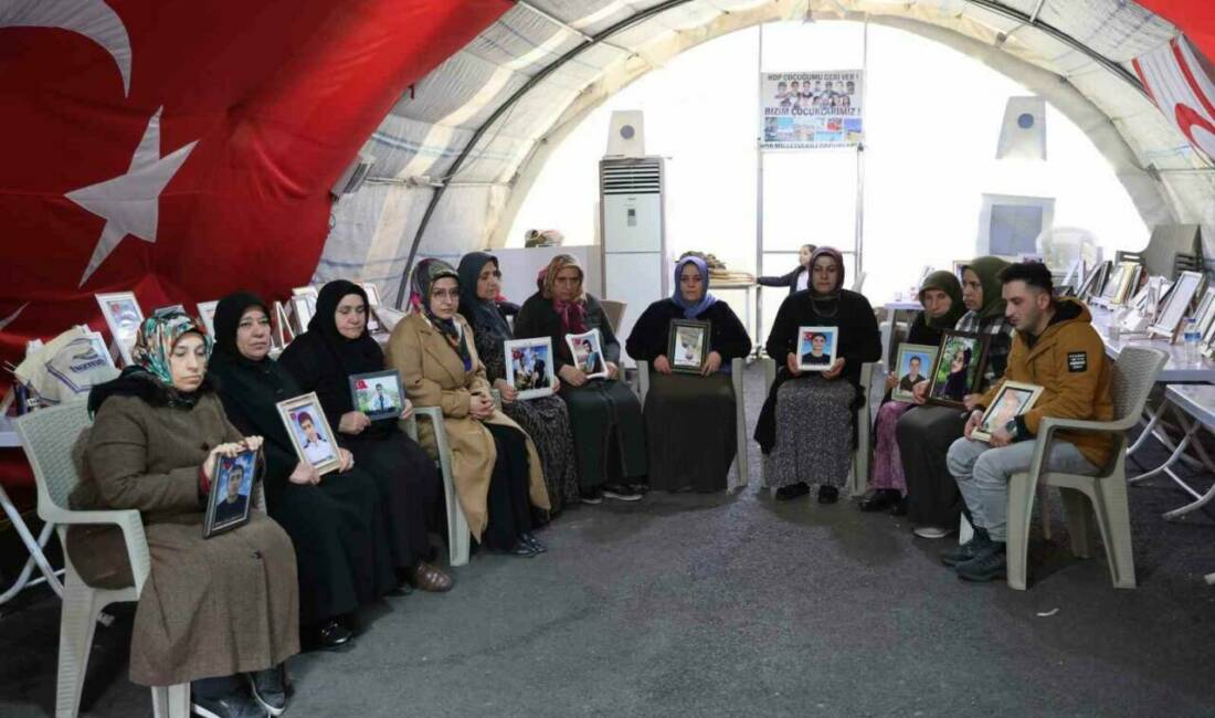 Diyarbakır annelerinden Çiğdem Adak, evladının teslim olduğu haberini Regaip Kandilinde