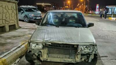 Adıyaman’da iki otomobilin çarpışması sonucu meydana gelen kazada 4 kişi