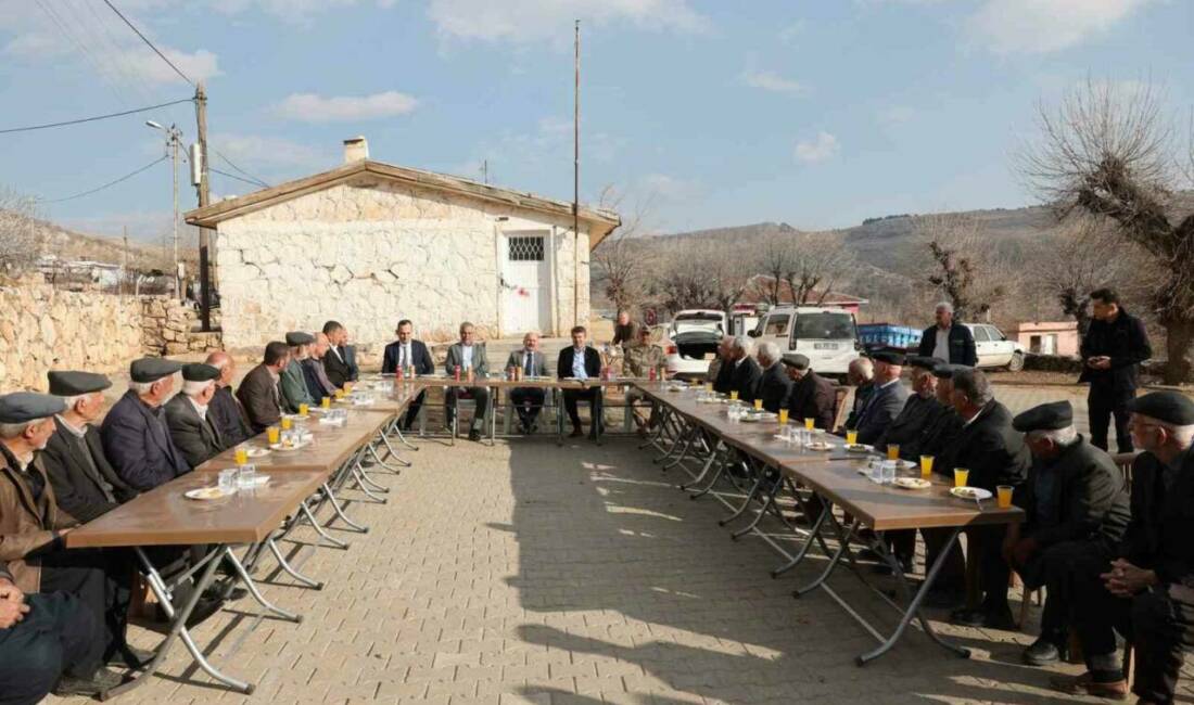 Adıyaman Valisi Osman Varol, Belediye Başkanı Abdurrahman Tutdere ve beraberindeki