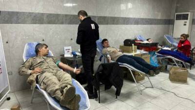 Gaziantep’te jandarma personelleri Kızılay’a kan bağısında bulundu.