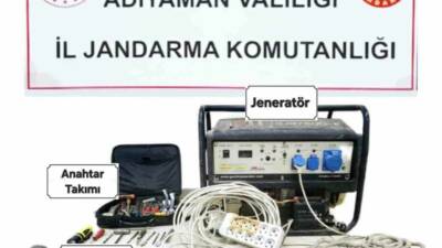 Adıyaman’da kablo hırsızlığı olayına karışan 2 şahıs, jandarma ekiplerince yakalandı.