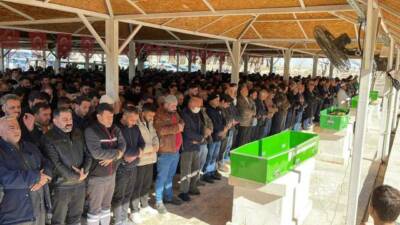 Şanlıurfa’da kızlarını öldürüp intihar eden kadın ve çocukları ayrı mezarlıklarda
