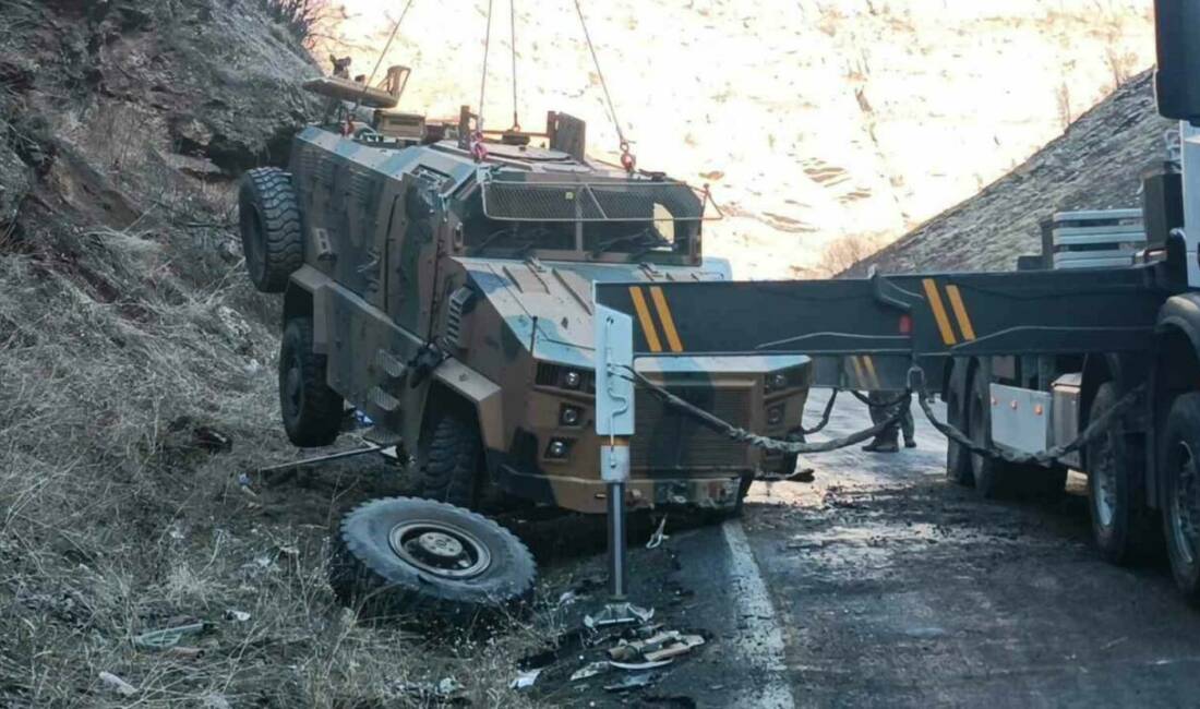 Şırnak’ın Uludere ilçesinde 2 askerin yaralandığı kazada, zırhlı askeri araç