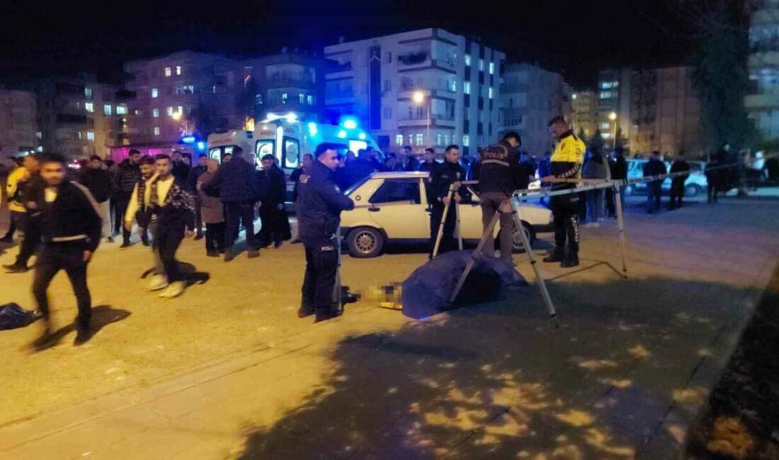 Gaziantep’in Nizip ilçesinde taziye evine silahlı saldırıda bulunarak 2 kişinin