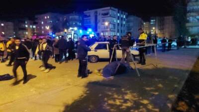 Gaziantep’in Nizip ilçesinde taziye evine silahlı saldırıda bulunarak 2 kişinin