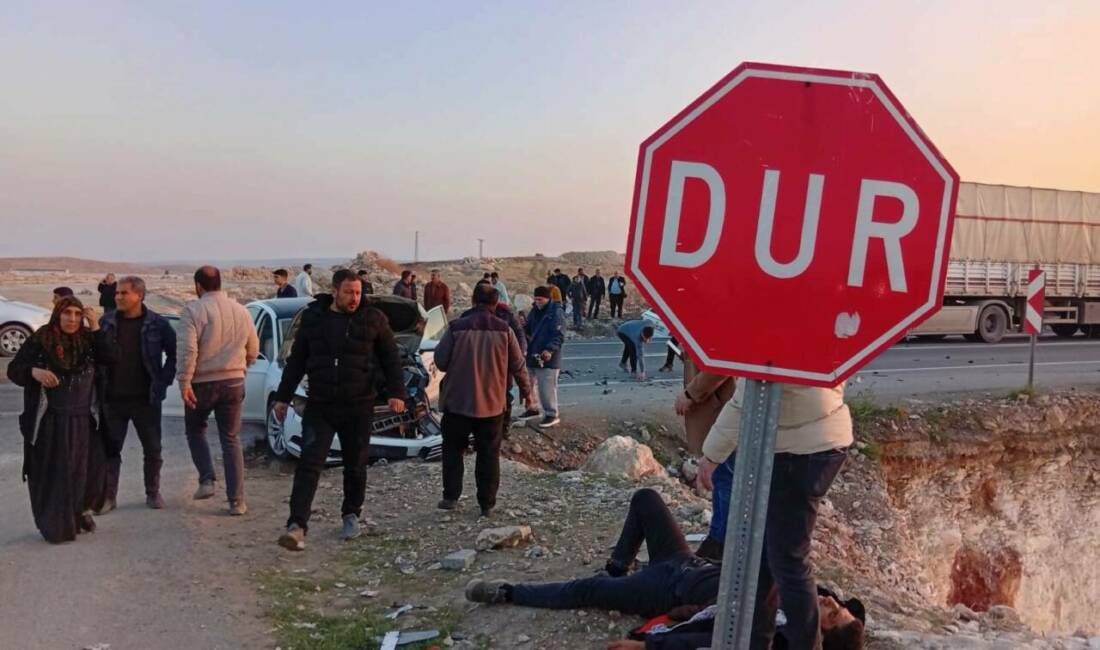 Şanlıurfa’da iki otomobilin çarpışması sonucu meydana gelen trafik kazasında 3