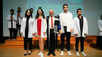 Adıyaman Üniversitesi Tıp Fakültesi 1. sınıf öğrencileri için beyaz önlük