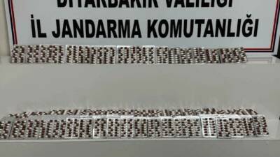 Diyarbakır’da 5 bin 570 adet kapsül uyuşturucu ile yakalanan 3