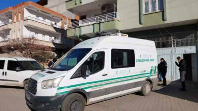 Gaziantep’in Nizip ilçesinde eski eşi tarafından bıçaklanan kadın hayatını kaybetti.