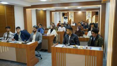 Adıyaman’ın Kahta ilçesinde, gençlerin yerel yönetimlerde aktif rol almasını sağlamak