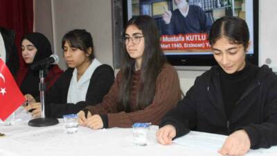 Adıyaman’ın Kahta ilesinde Mustafa Kutlu Okumaları panelleri düzenlendi.