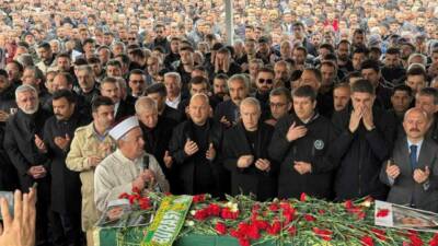 Antalya’da tedavi gördüğü hastanede 74 yaşında hayatını kaybeden Türk Halk