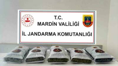 Mardin’in Kızıltepe ve Mazıdağı ilçelerinde zehir tacirlerine yönelik düzenlenen operasyonlarda