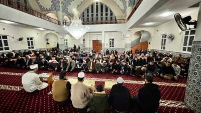 Şırnak’ın Silopi ilçesinde Ramazan ayının müjdecisi olan Berat Kandili, dualarla